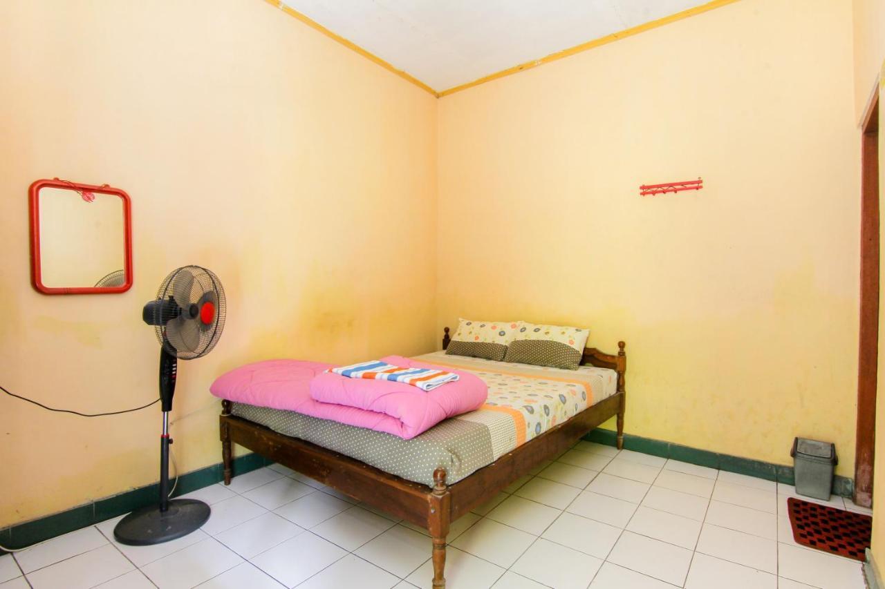 Losmen Melati Hotel Bantul Exterior foto