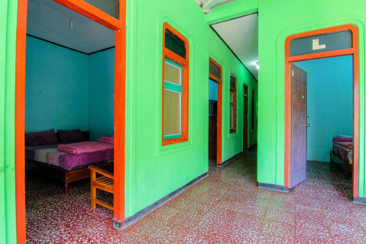Losmen Melati Hotel Bantul Exterior foto
