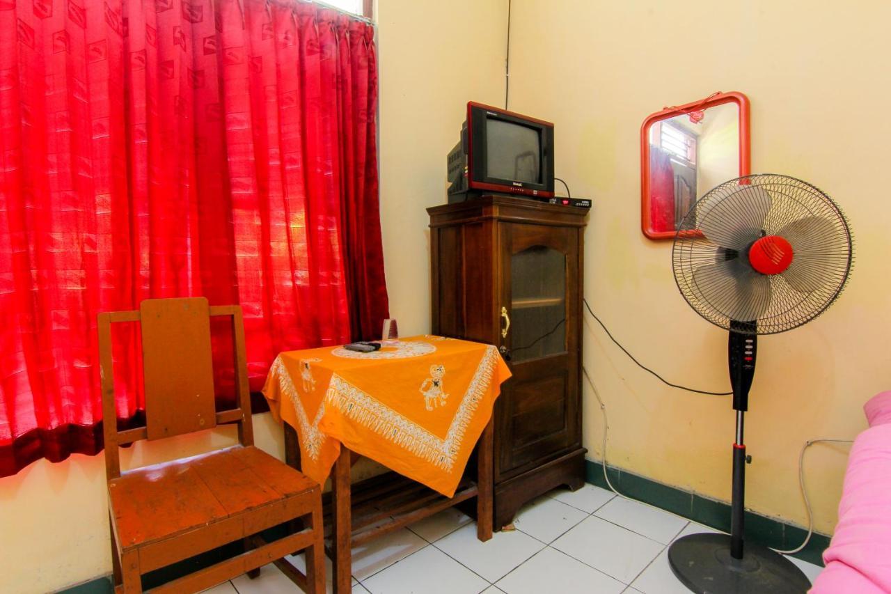 Losmen Melati Hotel Bantul Exterior foto